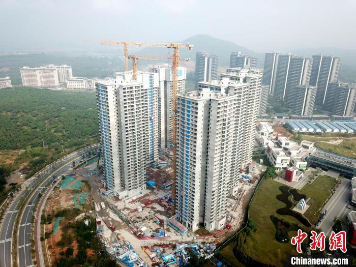 廣州一在建樓盤(pán)。 范少鵬 攝 廣州一在建樓盤(pán)。 范少鵬 攝