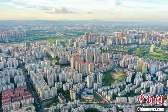 資料圖：航拍樓盤林立。 陳冠言 攝