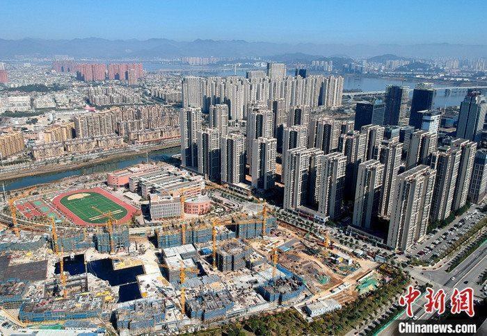 資料圖：航拍一處新建住宅。 <a target='_blank' href='/'>中新社</a>記者 呂明 攝