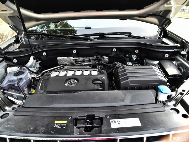 上汽大眾 途昂 2017款 530 V6 四驅(qū)至尊旗艦版 上汽大眾 途昂 2017款 530 V6 四驅(qū)至尊旗艦版