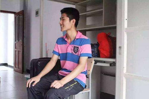 13歲男孩赴大連理工報到 4歲上小學7歲上初中