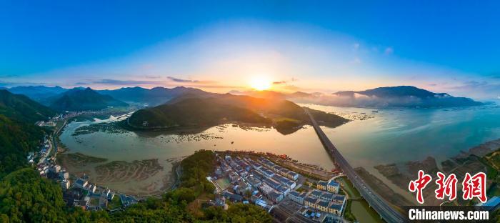 溪邳村背山靠海，風(fēng)光旖旎。(資料圖) 吳慶堂 攝